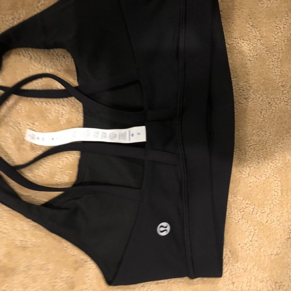 Lulu lemon sports bra - Picture 3 of 3